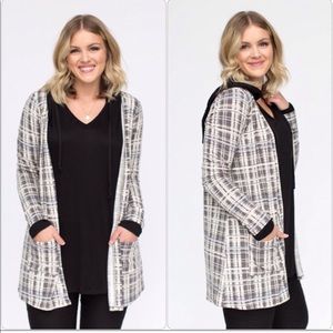 NWT Agnes & Dora Essential Cardigan Plaid White